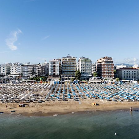 Hotel Caravelle Cattolica Exterior photo