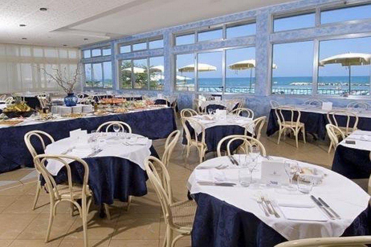 Hotel Caravelle Cattolica Exterior photo