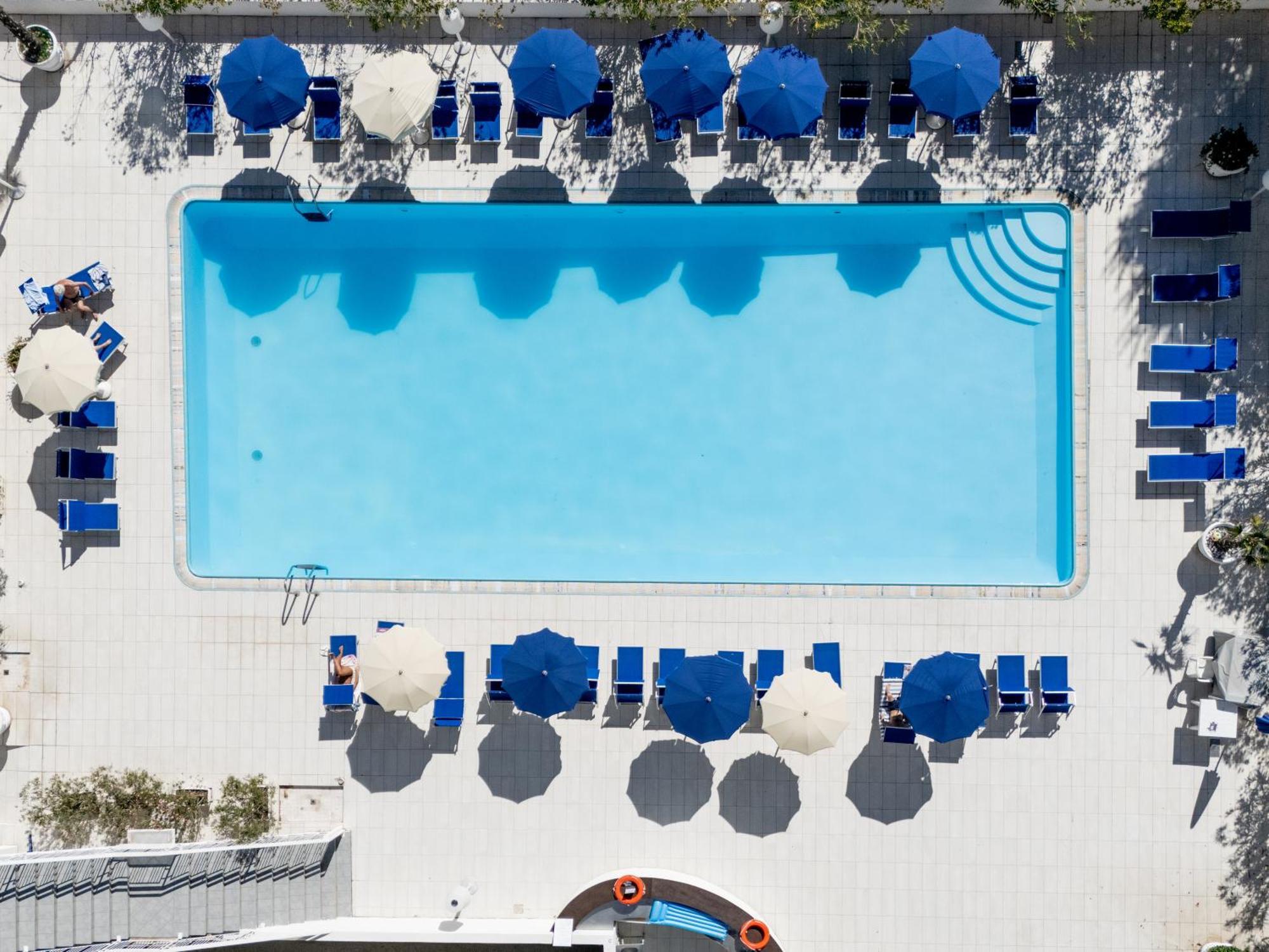 Hotel Caravelle Cattolica Exterior photo