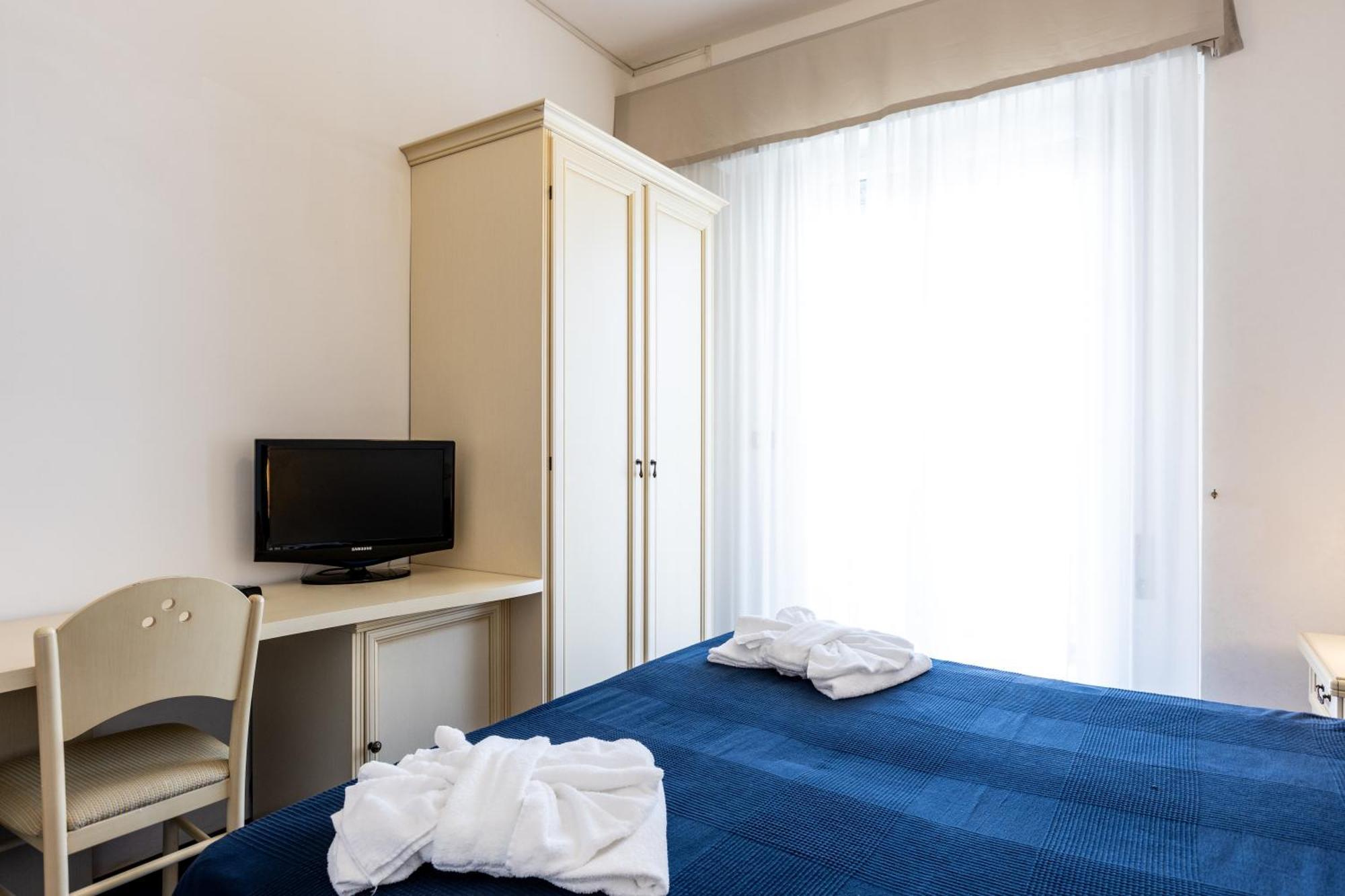 Hotel Caravelle Cattolica Exterior photo