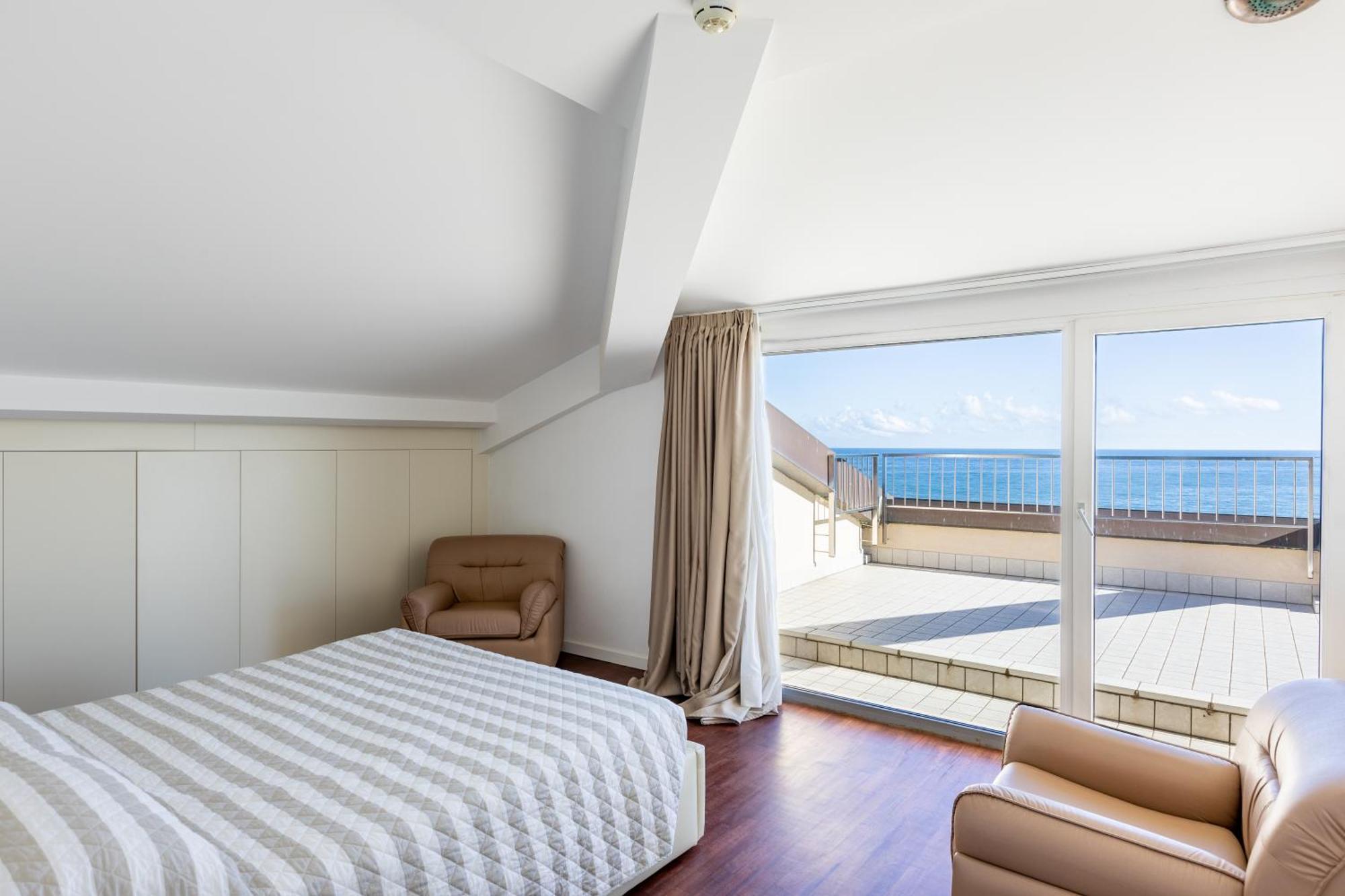 Hotel Caravelle Cattolica Exterior photo